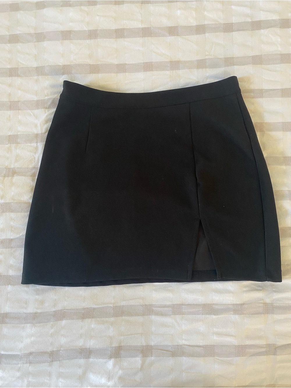 Black mini skirt with slit & zipper